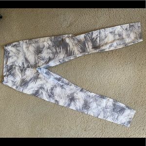 LULULEMON PATTERNED LEGGINGS